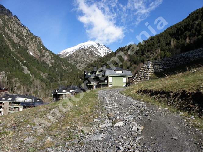 Pic de Comapedrosa Andorra - Andorre - Le parking d'Arinsal